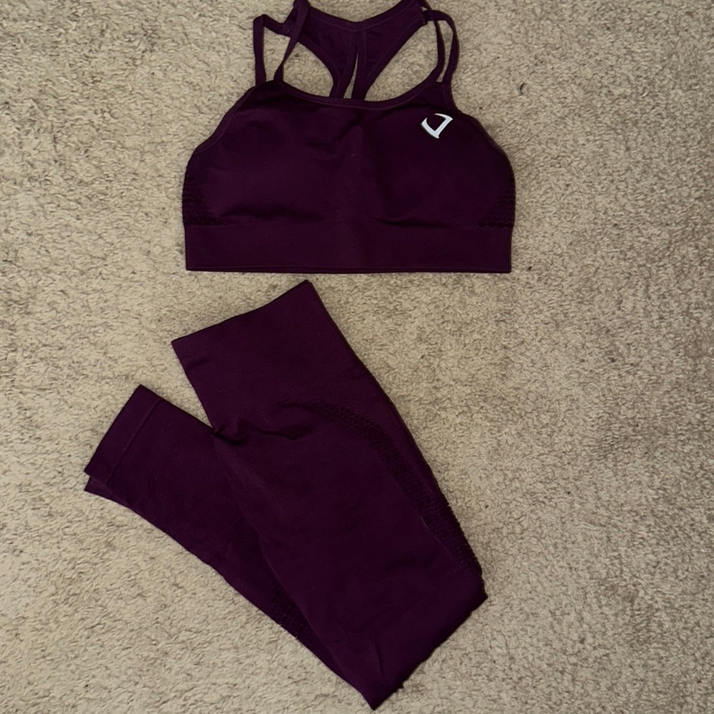 Purple seamless violate the Dresscode leggings and sports bra size small